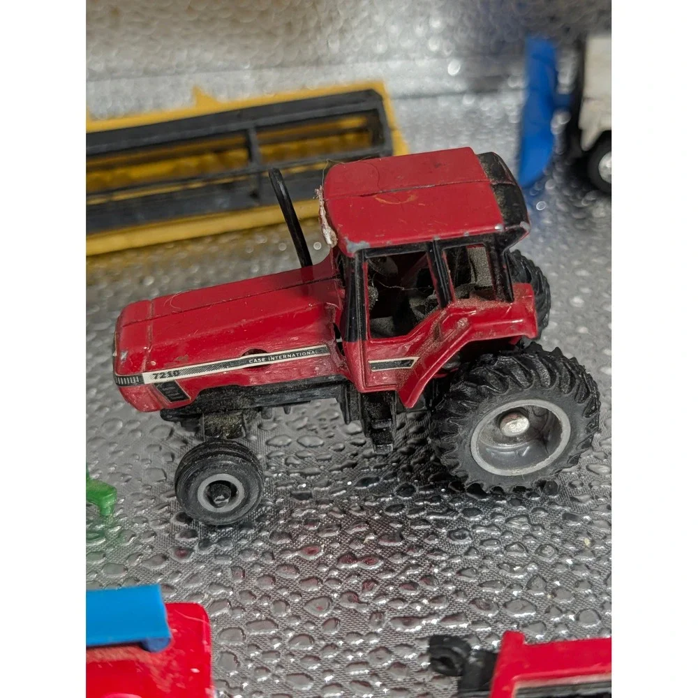 Vintage Diecast Farm Toy Lot international Ford Case IH John Deere Tractors 13pc